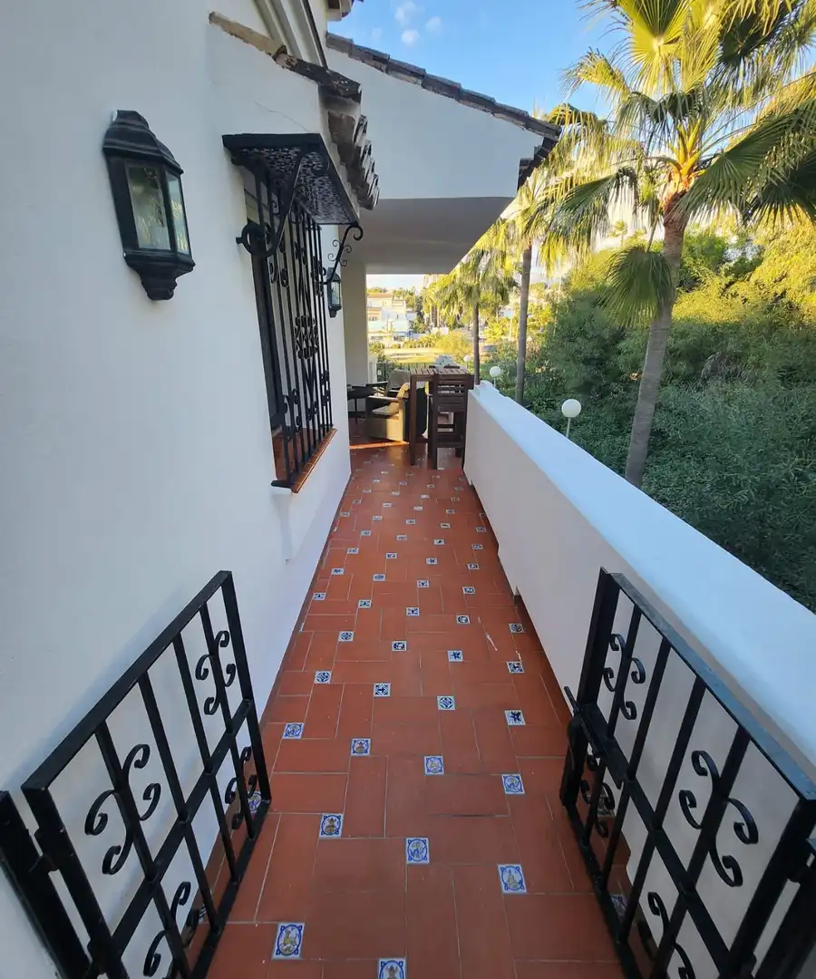 Vista exterior de Ático de alquiler en Estepona con Aire acondicionado, Amueblado y Se aceptan mascotas