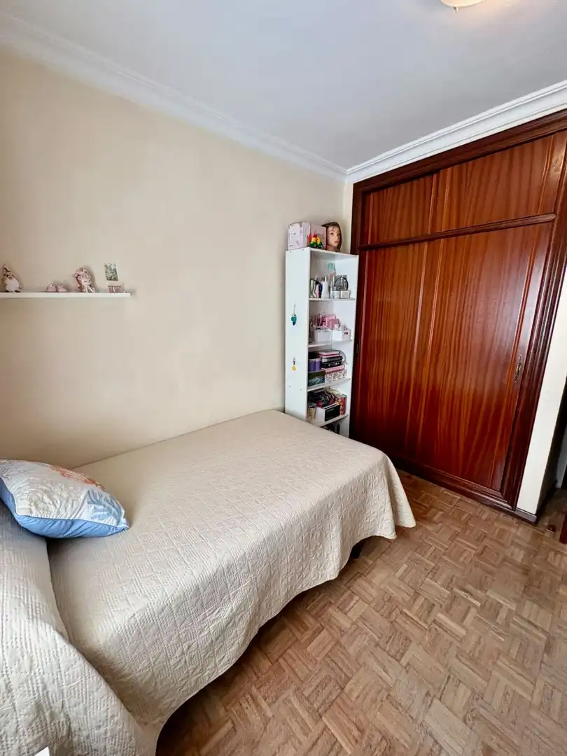 Bedroom of Flat for sale in Sevilla  with Air Conditioner and Heating