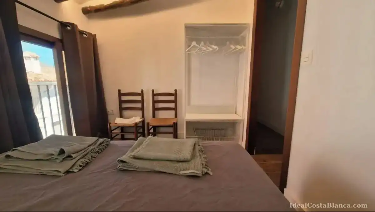 Habitación de Casa adosada en venta en Confrides, Alicante