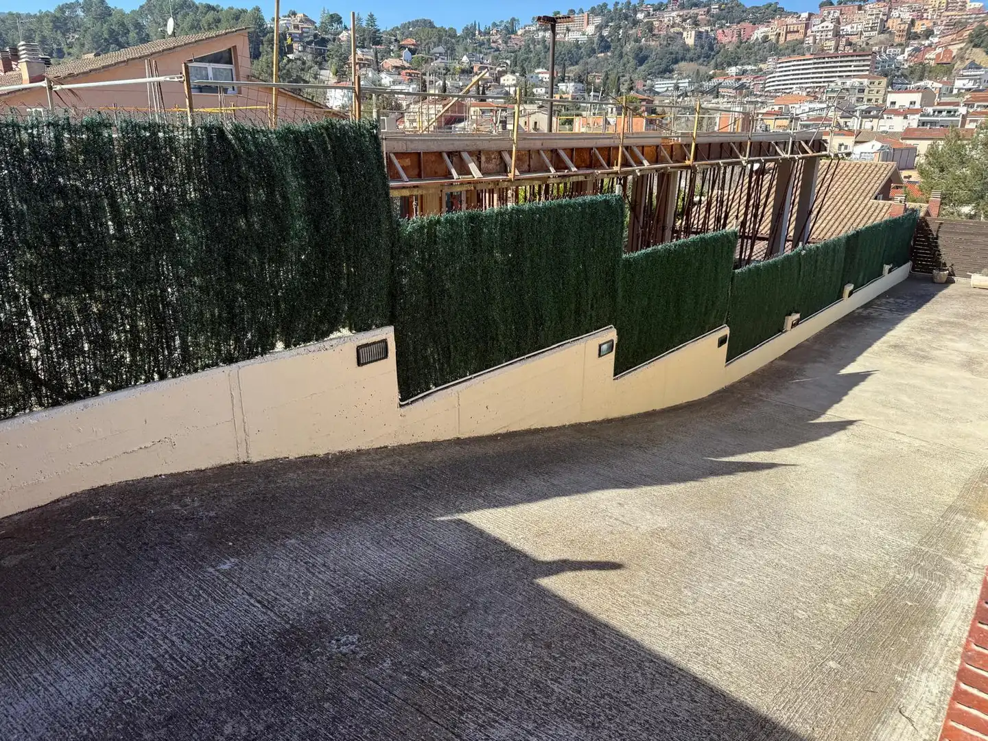 Vista exterior de Casa o xalet en venda en Cervelló amb Calefacció, Jardí privat i Parquet