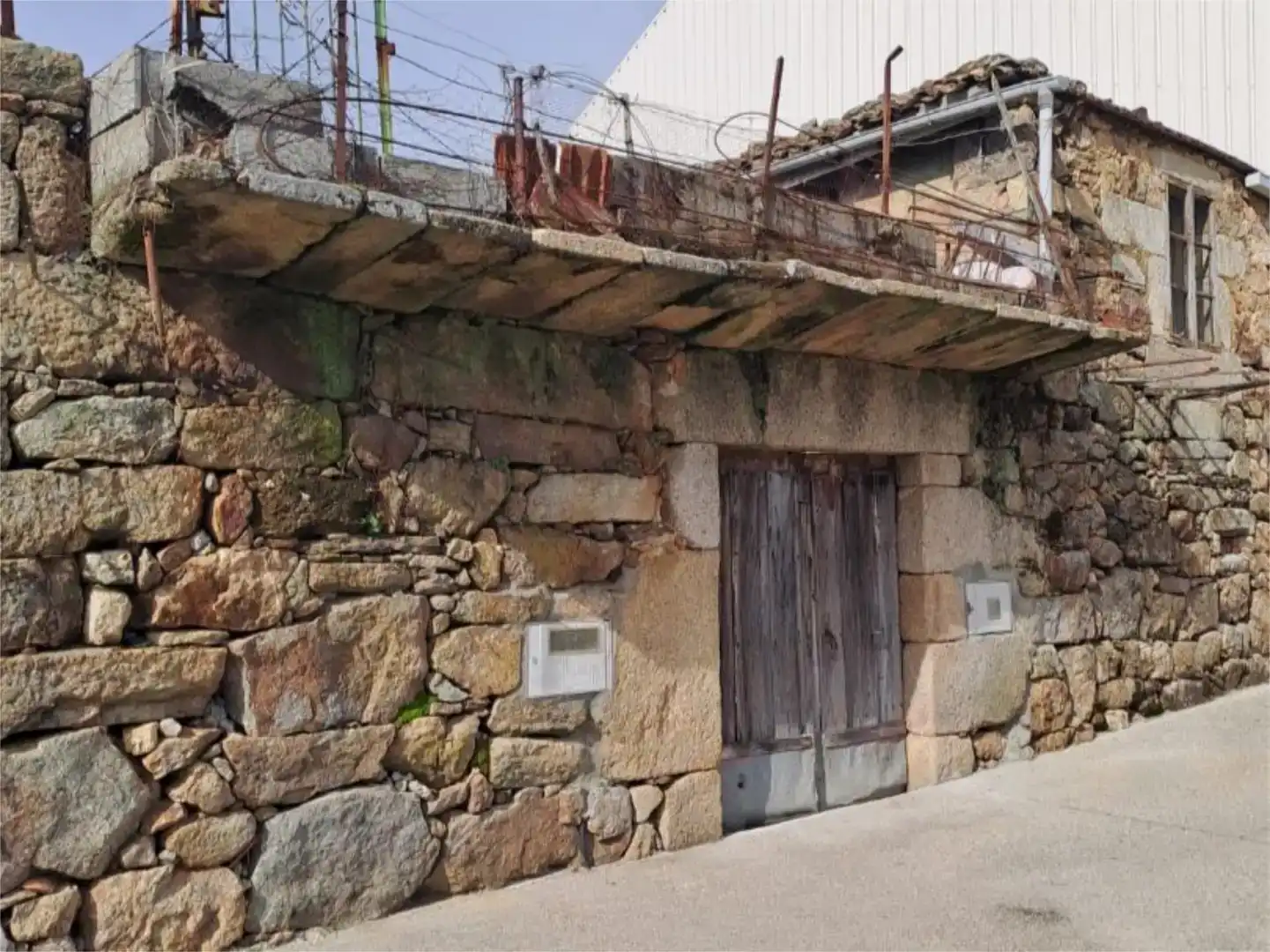 Vista exterior de Casa adosada en venda en Quintela de Leirado amb Jardí privat, Traster i Balcó