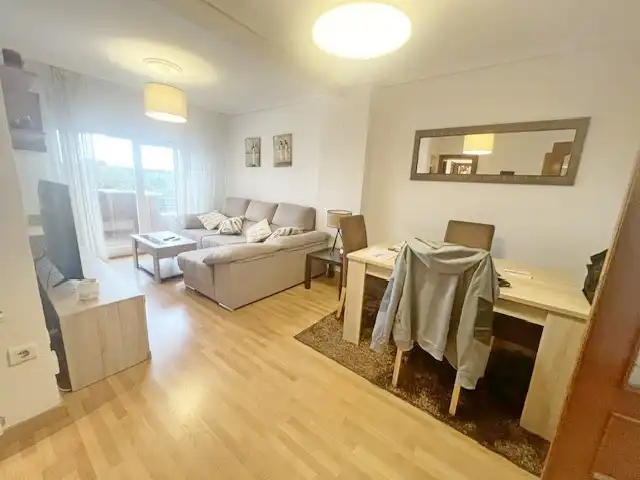 Sala d'estar de Pis en venda en Alisal - San Román