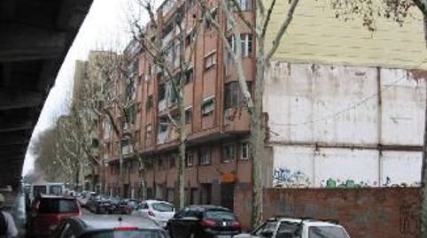 Se vende Piso OKUPADO en Marqués de Montroig 255 de Badalona, Barcelona.