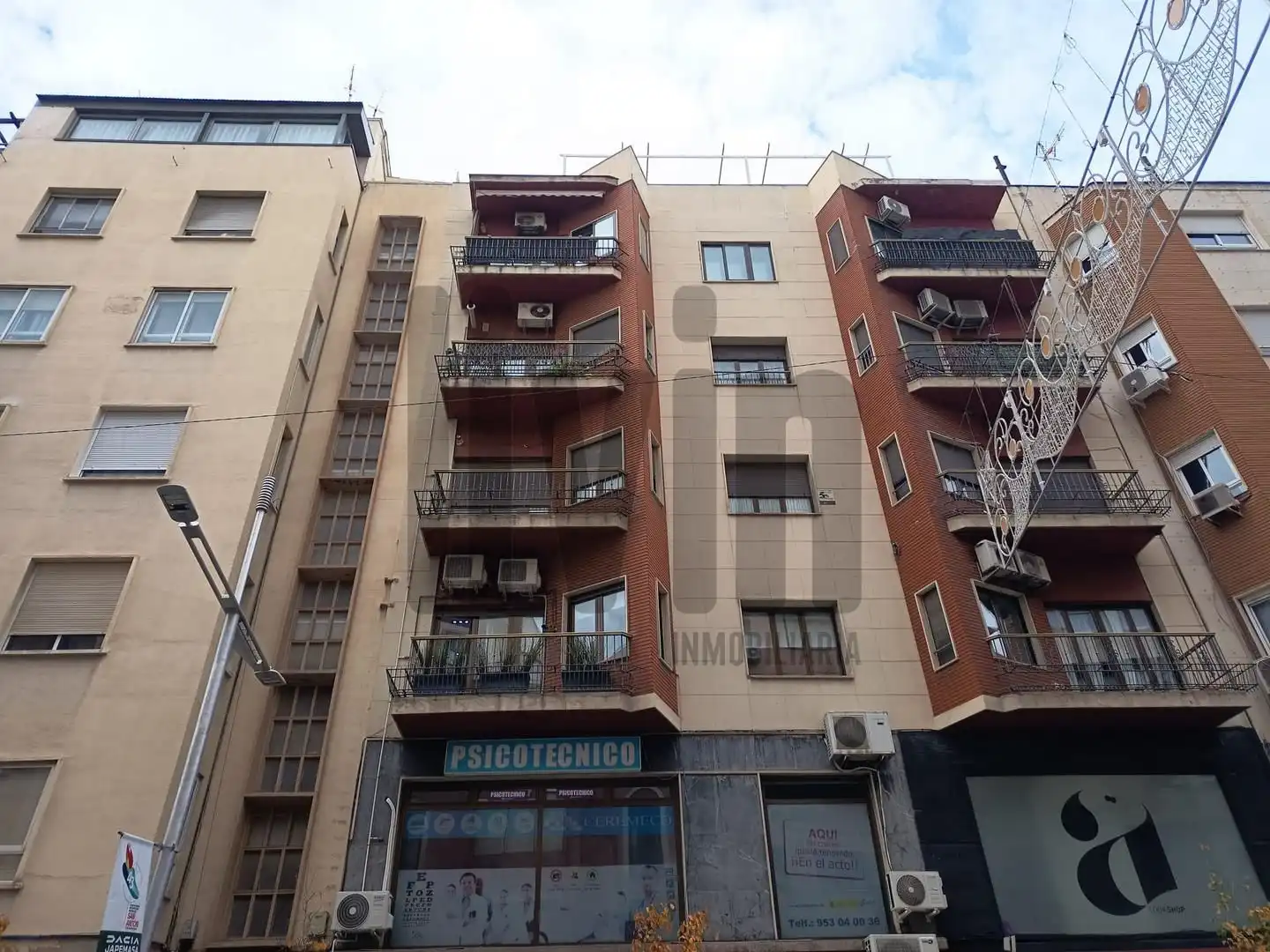 Außenansicht von Wohnung zur Miete in Jaén mit Klimaanlage, Terrasse und Möbliert