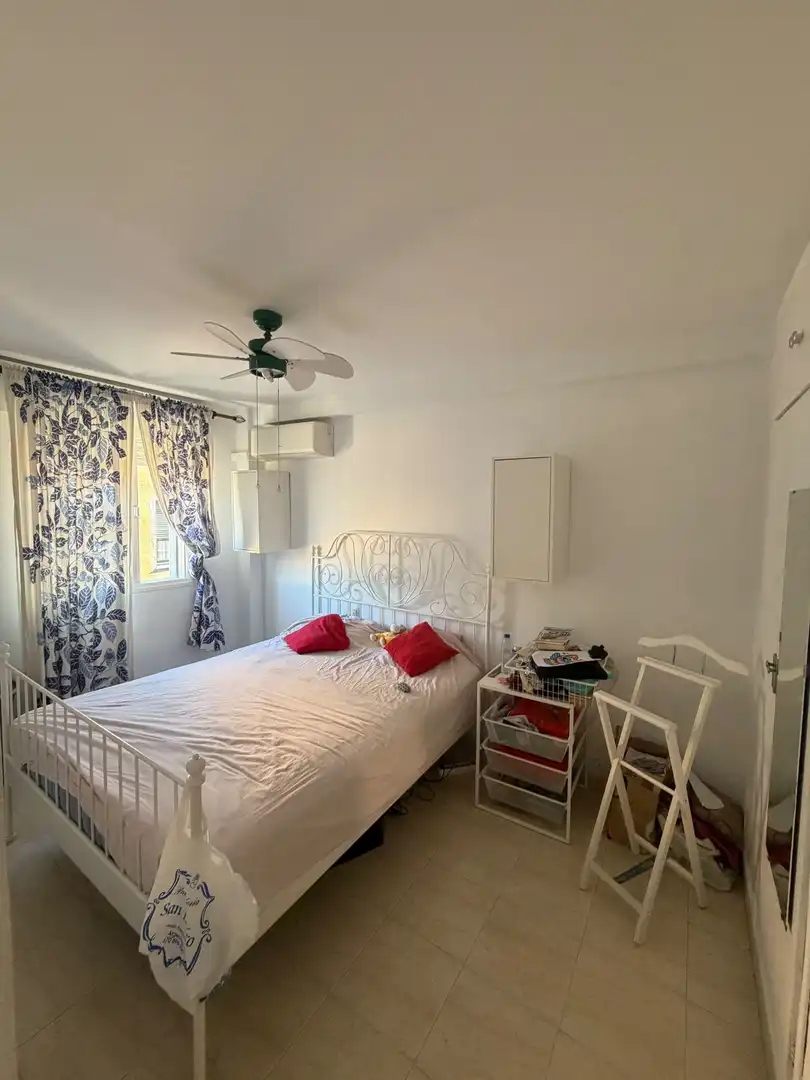 Dormitori de Pis en venda en Algeciras amb Aire condicionat i Terrassa