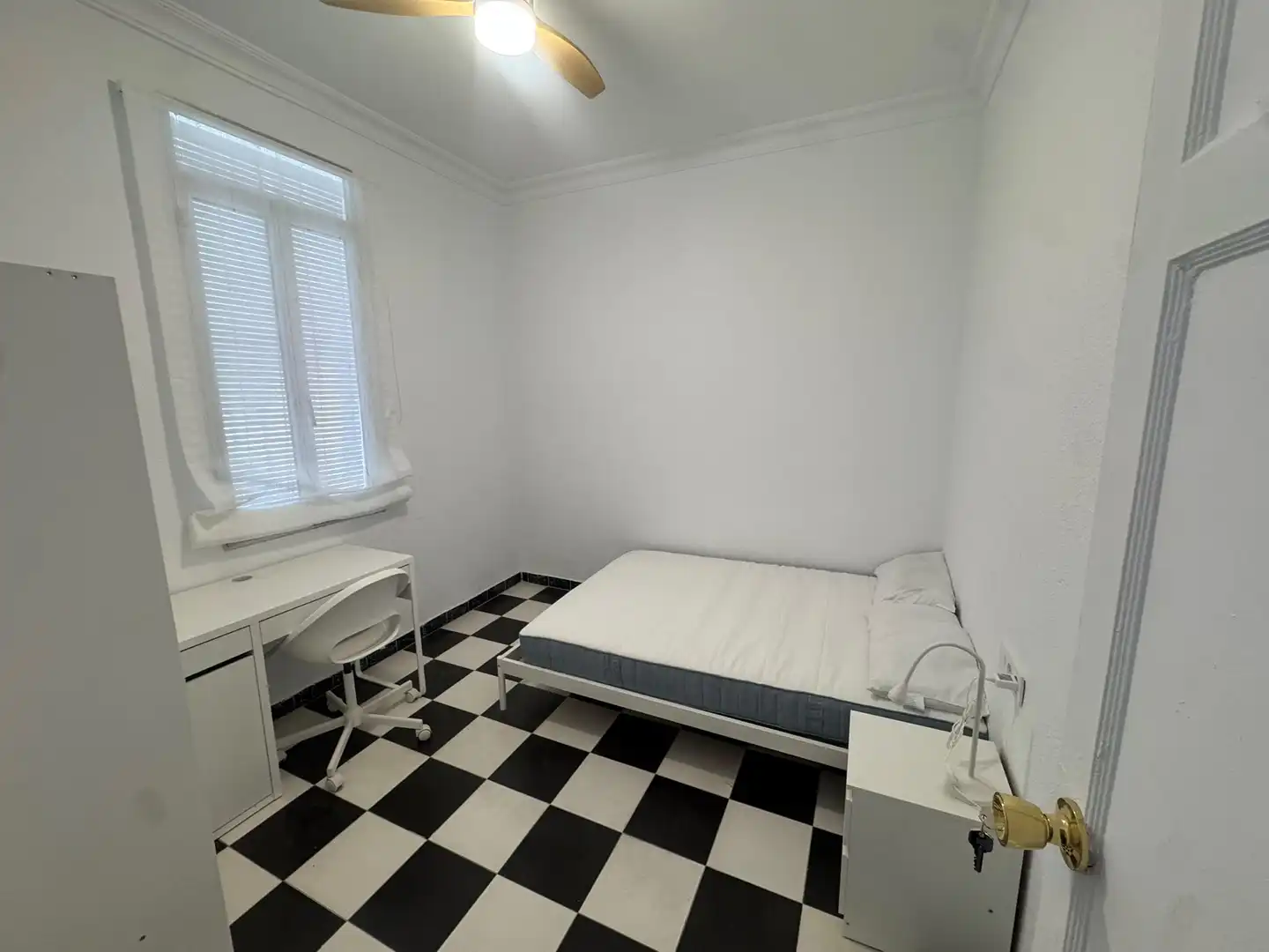 Bedroom of Flat for rent in Nervión
