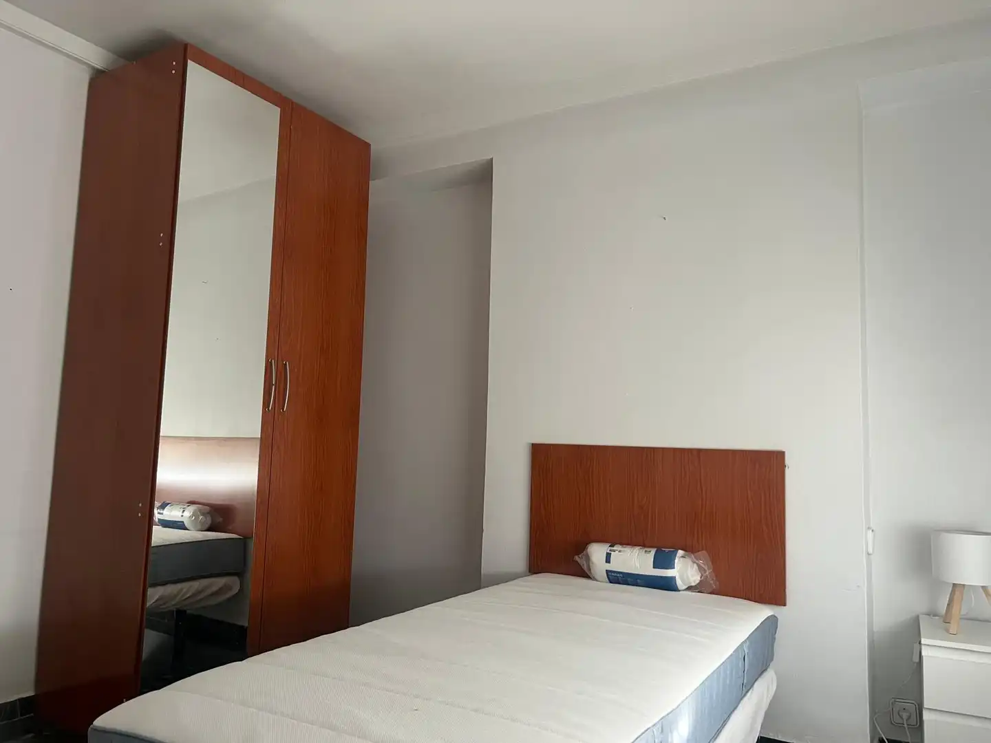 Bedroom of Flat for rent in Zaragoza  with Heating, Furnished and Oven