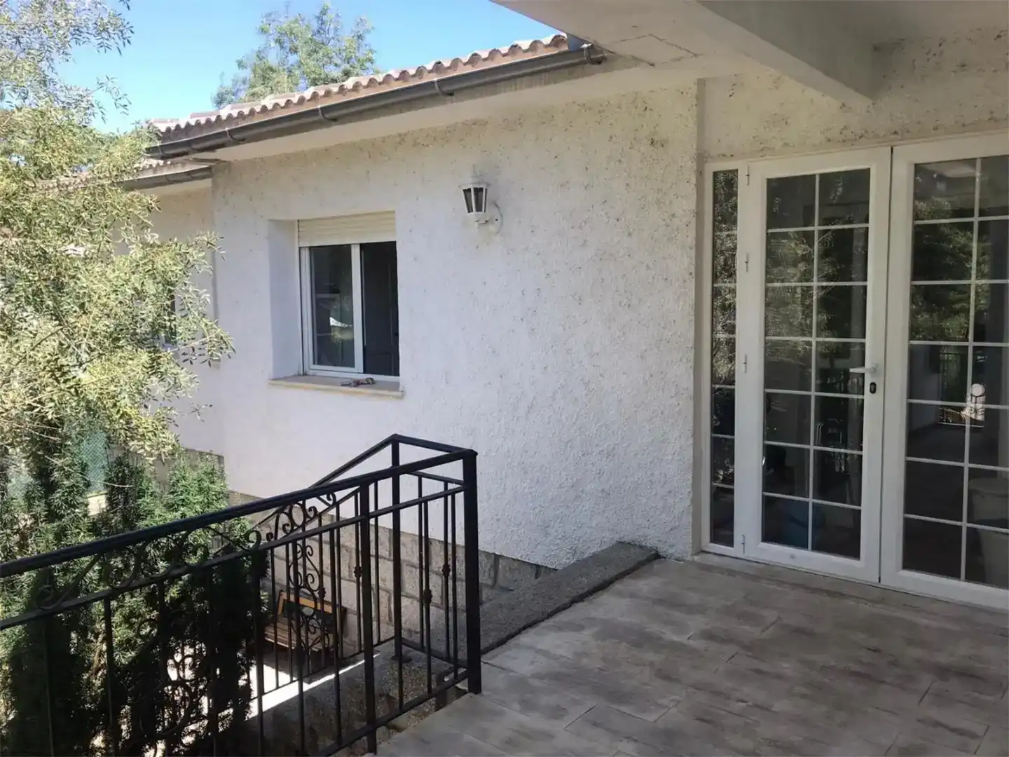 Vista exterior de Casa o xalet en venda en El Escorial amb Jardí privat, Traster i Piscina