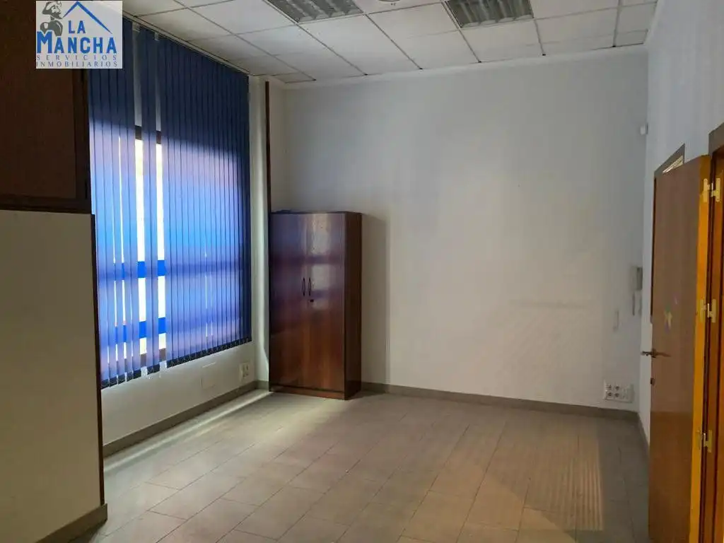 Local comercial en venda a Avenida guardia civil, imagen 2