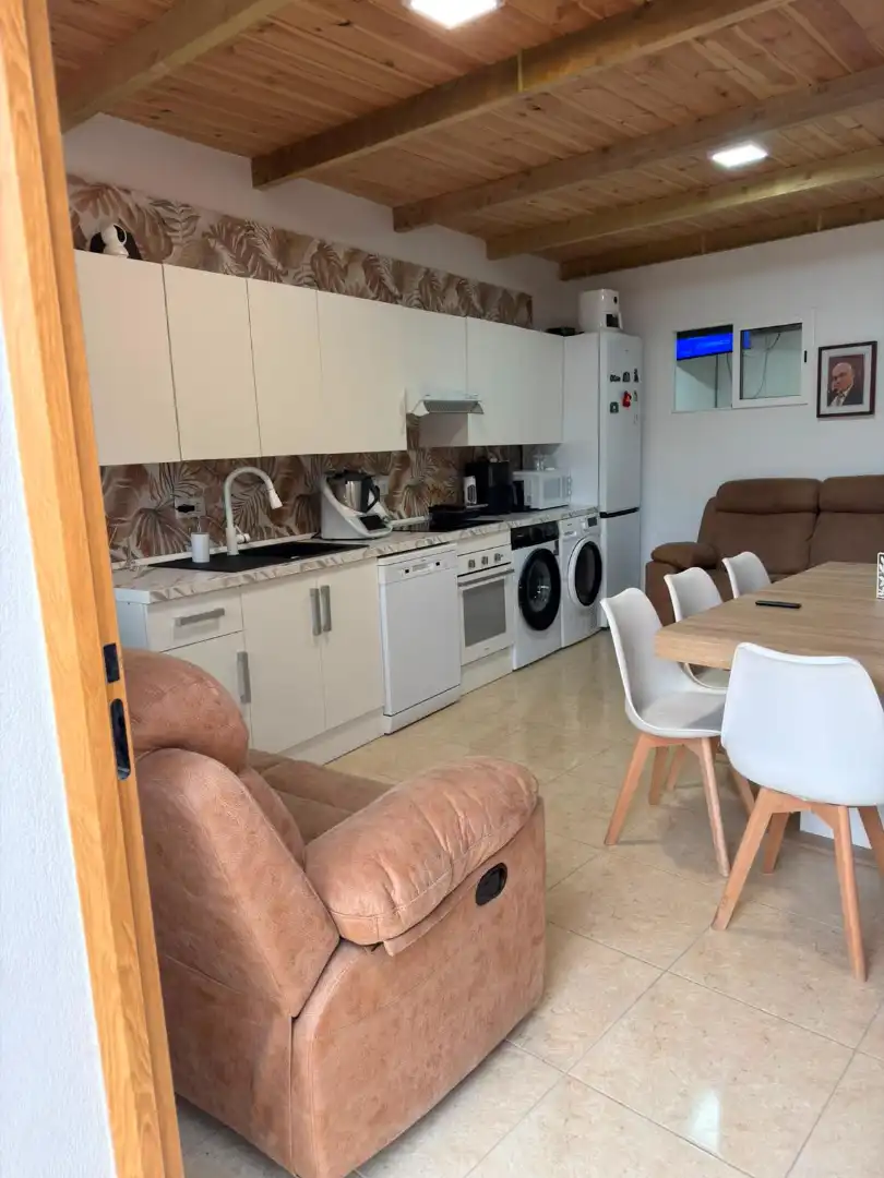 Cuina de Casa o xalet en venda en Valdestillas amb Calefacció, Jardí privat i Terrassa