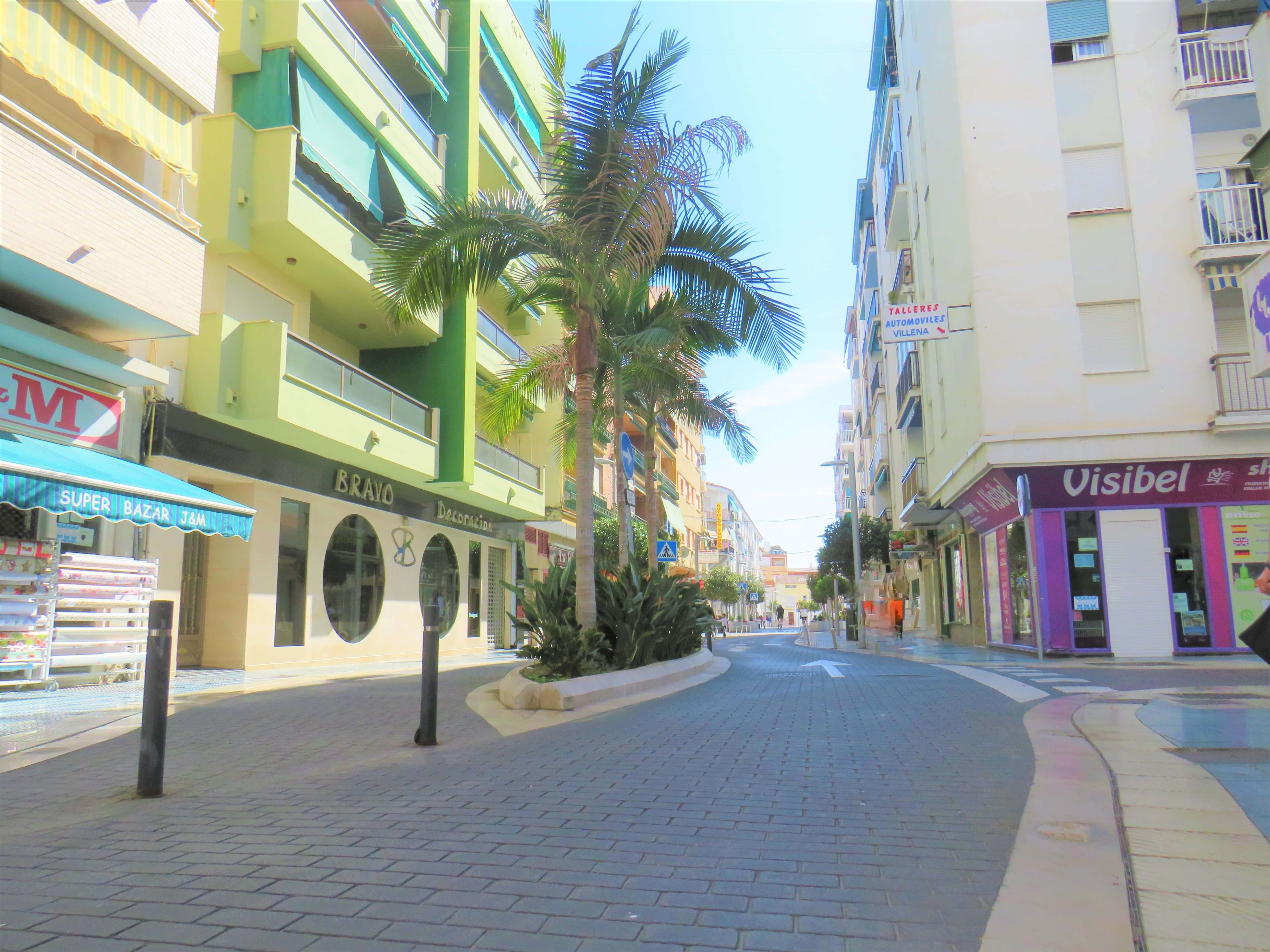 Vista exterior de Edifici en venda en Vélez-Málaga