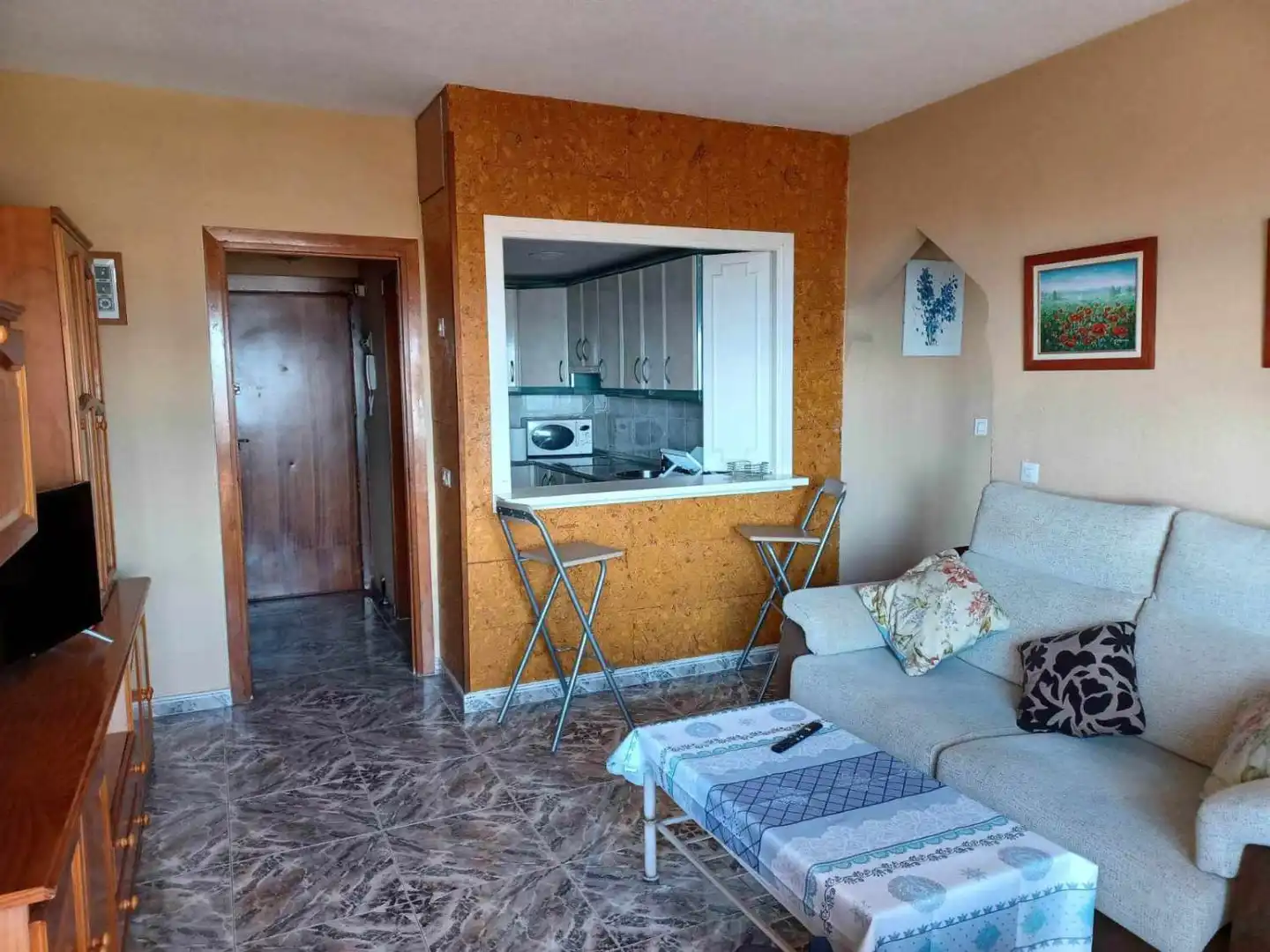 Sala de estar de Apartamento de alquiler en Torremolinos con Aire acondicionado, Calefacción y Terraza