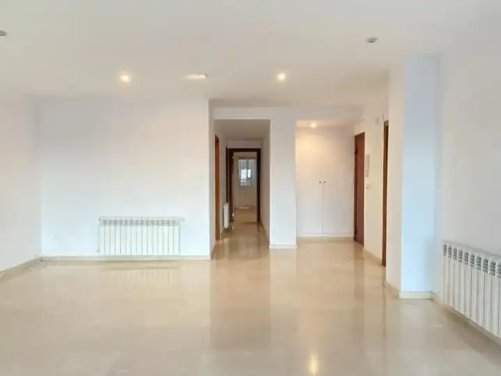 Piso de alquiler en Valencia con Aire acondicionado, Calefacción y Trastero
