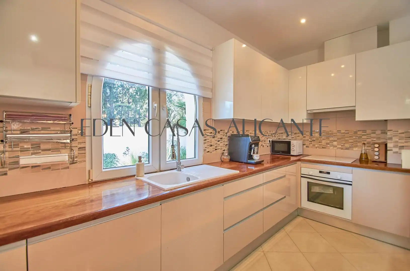 Detached house with pool for sale in Calle Carrasqueta, imagen 20