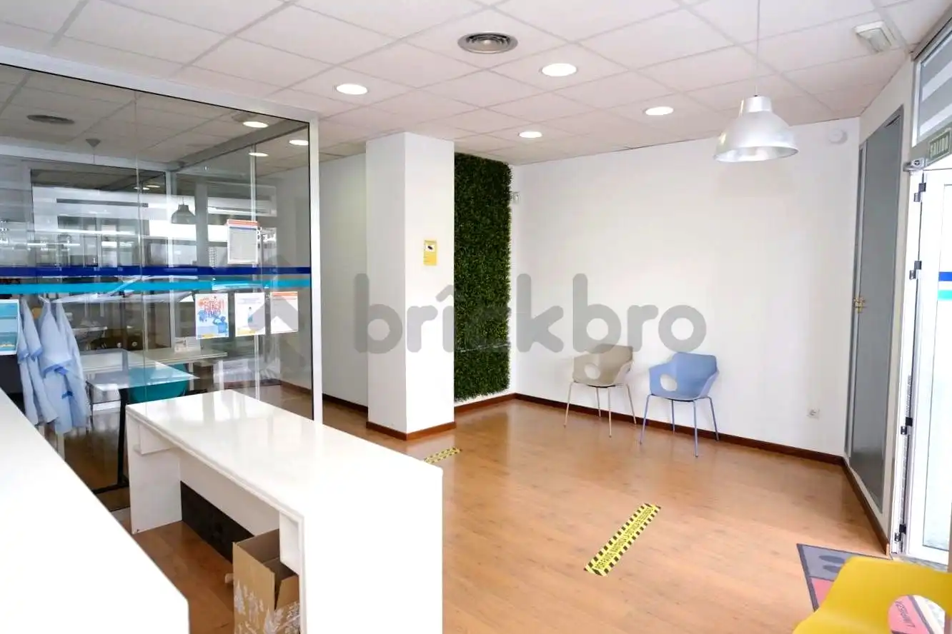 Oficina en venta en Valencia con Aire acondicionado y Calefacción