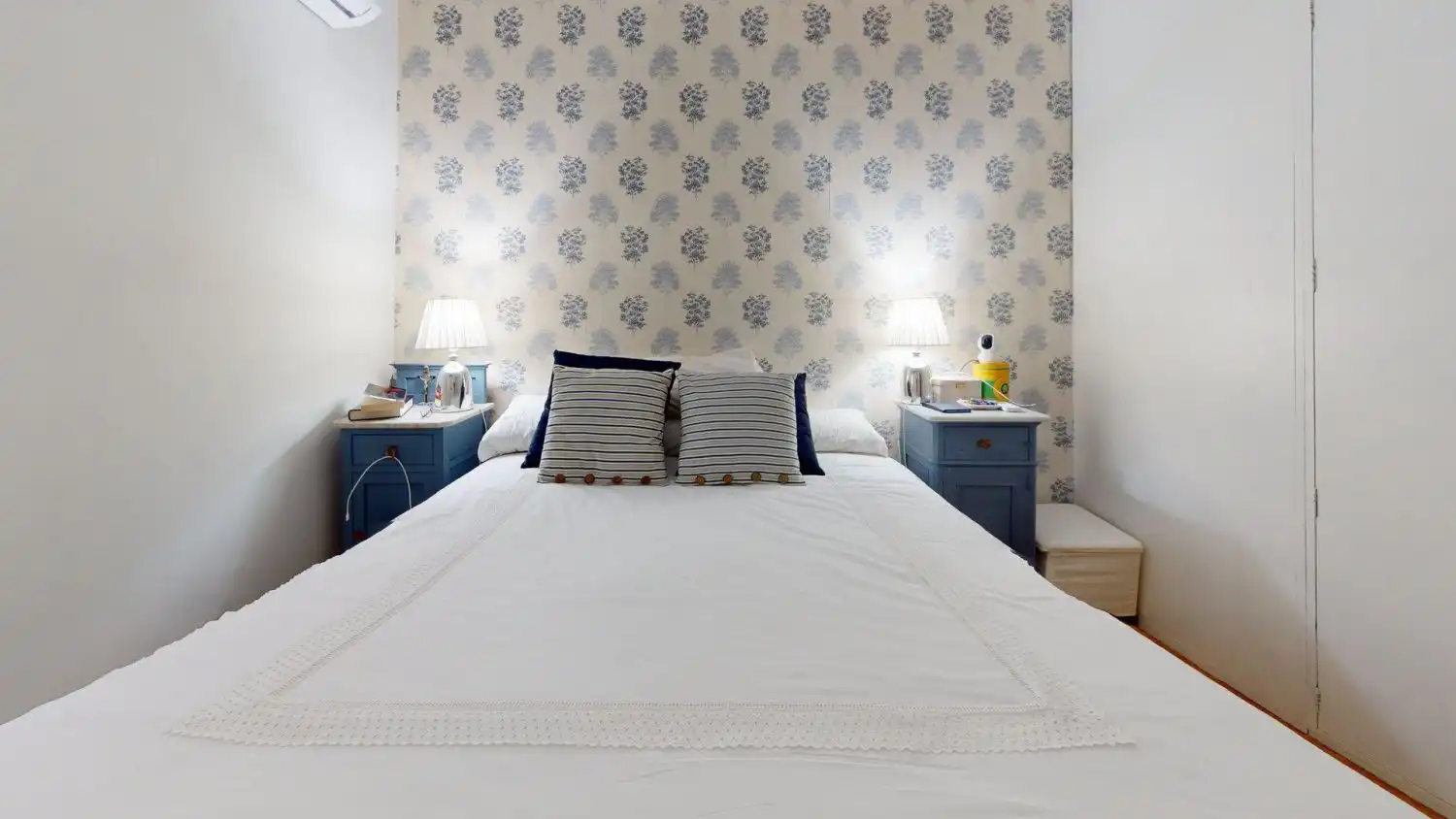 Bedroom of Flat for sale in Sevilla  with Air Conditioner, Heating and Terrace