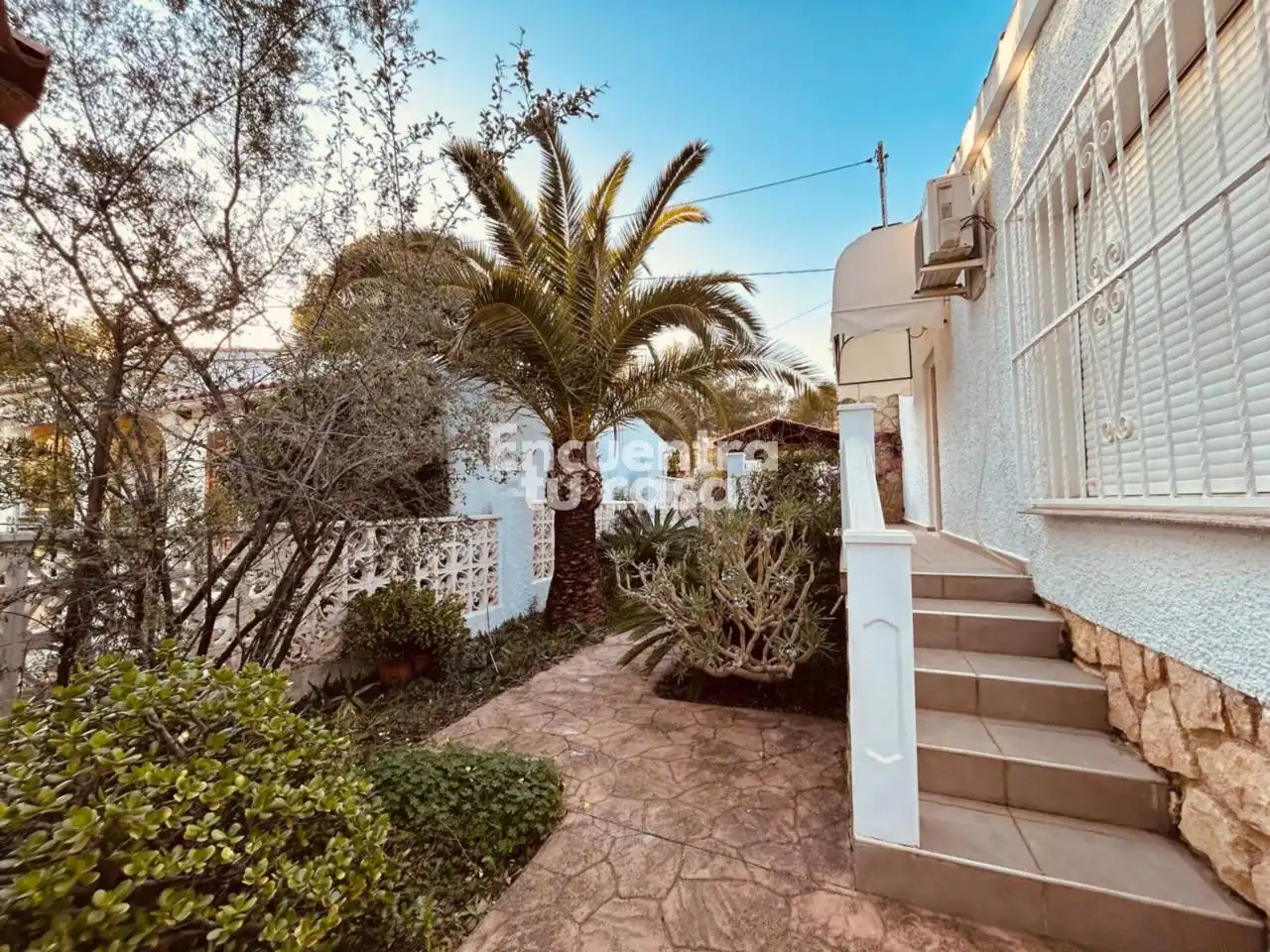 Vista exterior de Casa o chalet en venta en La Nucia con Aire acondicionado, Jardín privado y Terraza