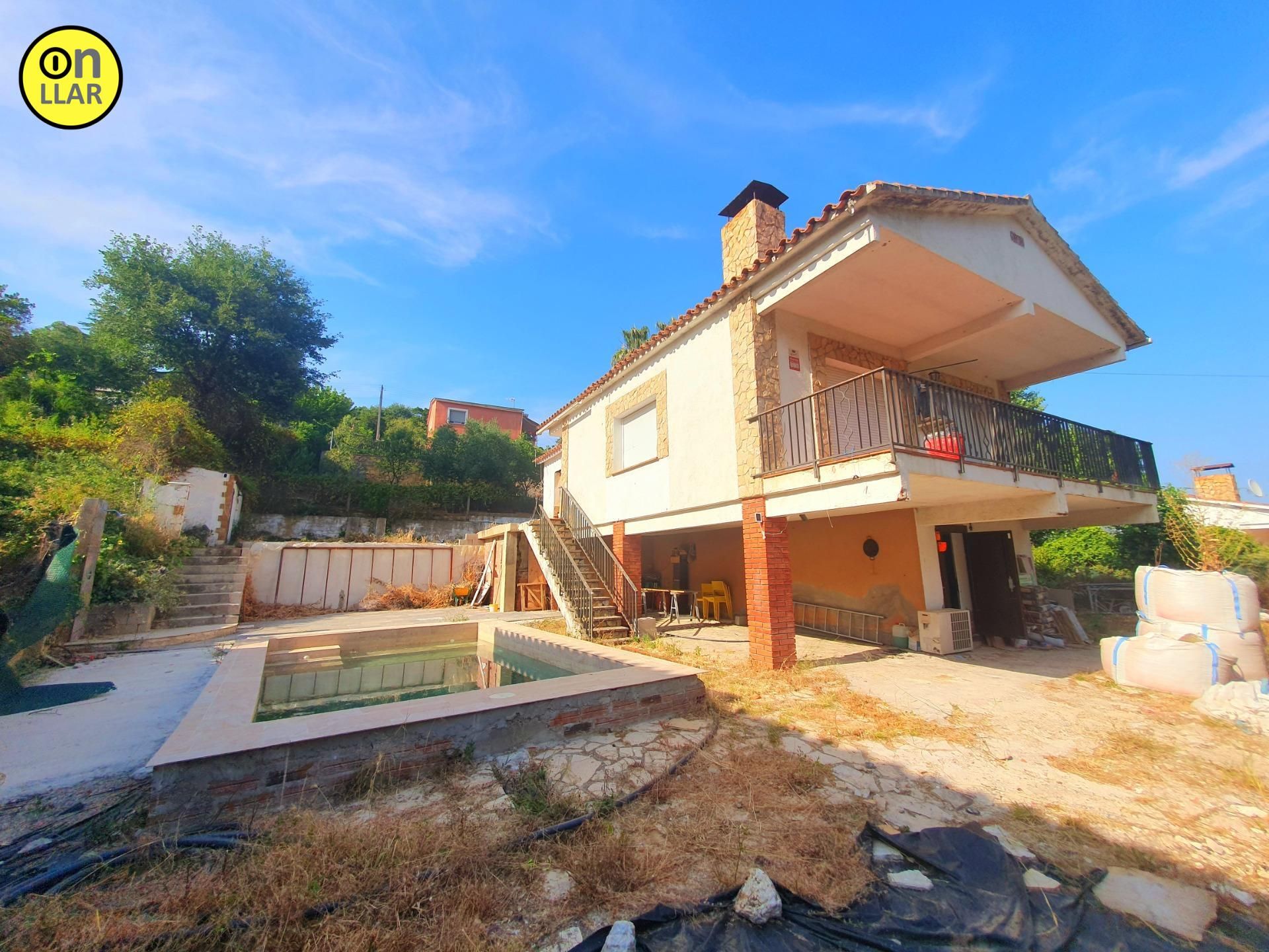 Vista exterior de Casa o xalet en venda en Riells i Viabrea amb Jardí privat, Terrassa i Traster