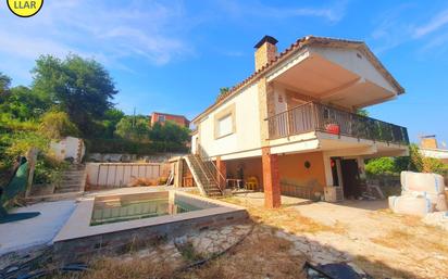 Vista exterior de Casa o xalet en venda en Riells i Viabrea amb Jardí privat, Terrassa i Traster
