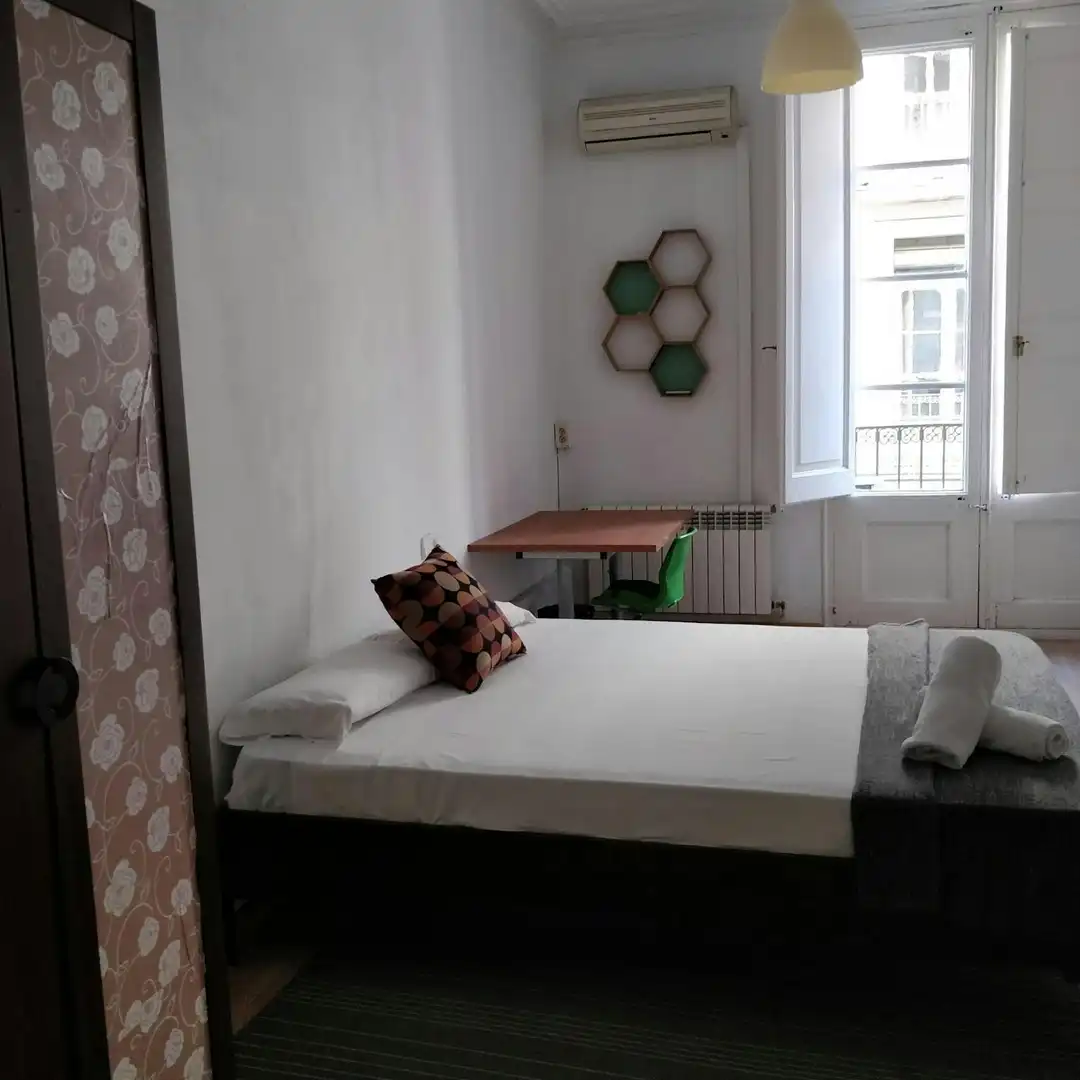 Habitación de Piso para compartir en Barcelona con Aire acondicionado, Calefacción y Amueblado