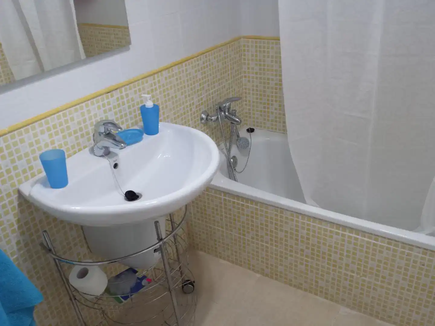 Bany de Pis de lloguer en Moncofa amb Aire condicionat, Piscina i Balcó