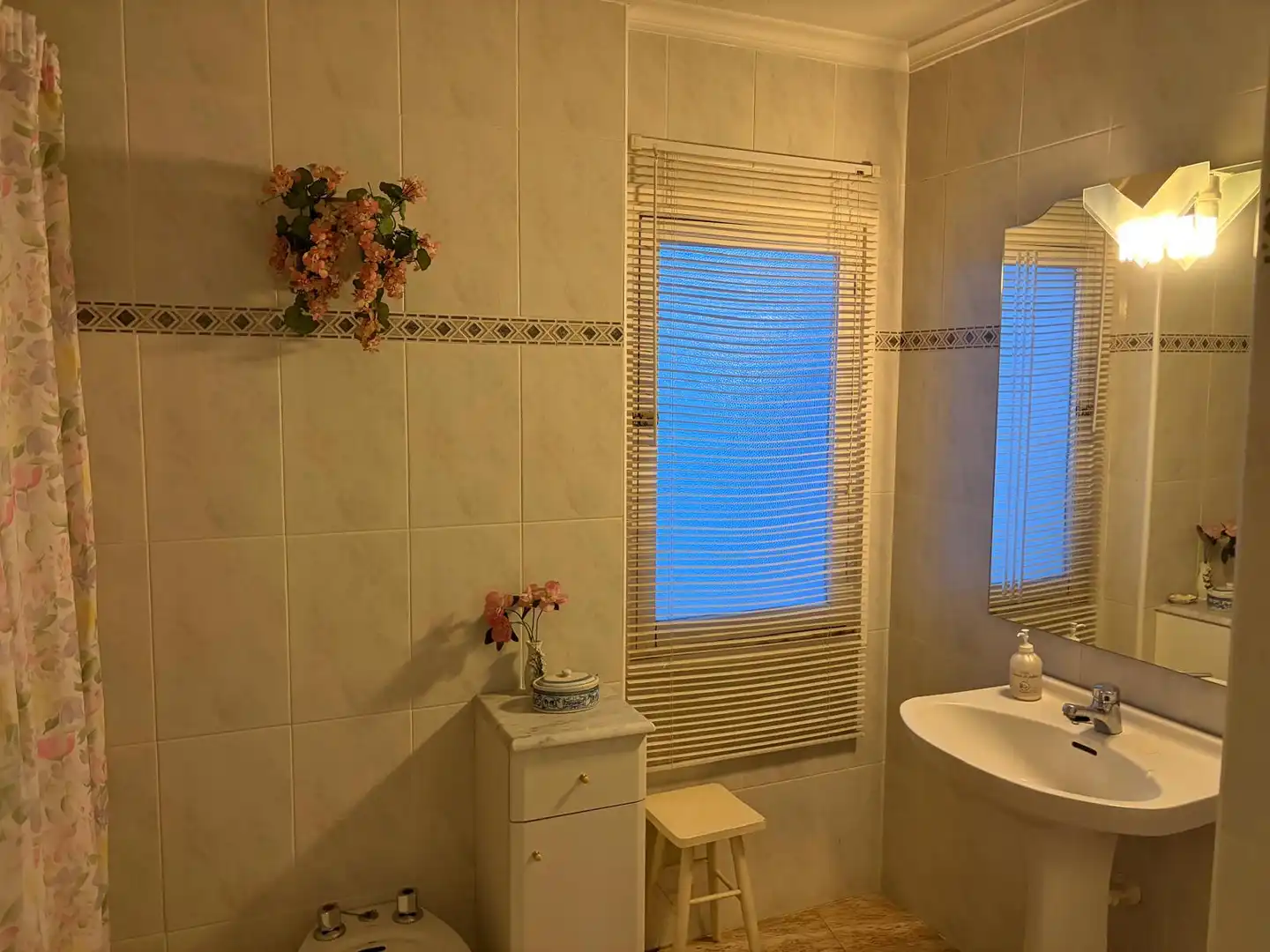 Baño de Piso en venta en Villena con Aire acondicionado, Trastero y Balcón
