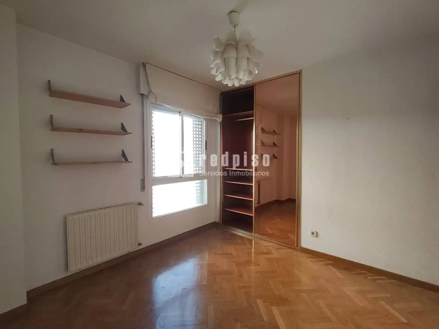 Habitación de Piso en venta en Madrid con Aire acondicionado, Calefacción y Jardín privado