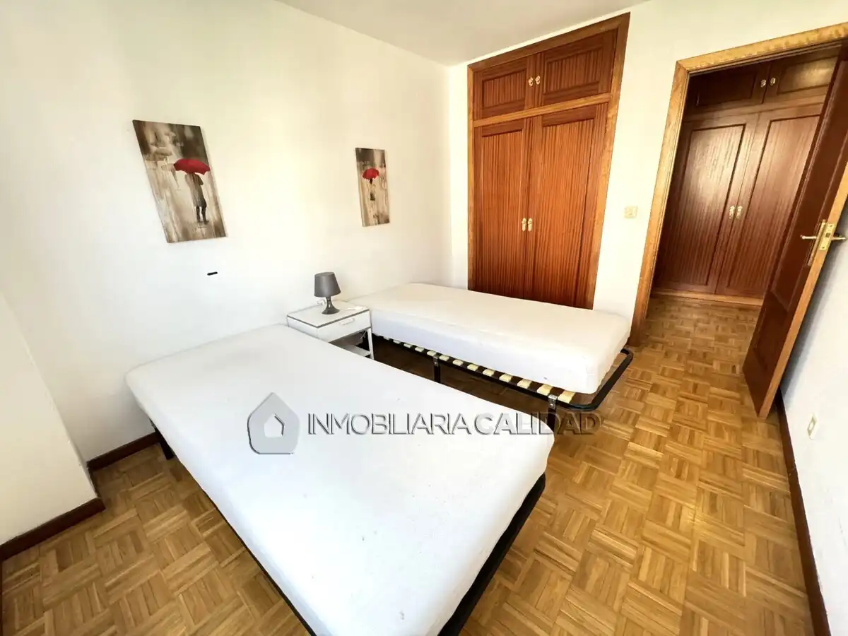 Habitación de Piso de alquiler en Burgos con Calefacción, Trastero y Amueblado