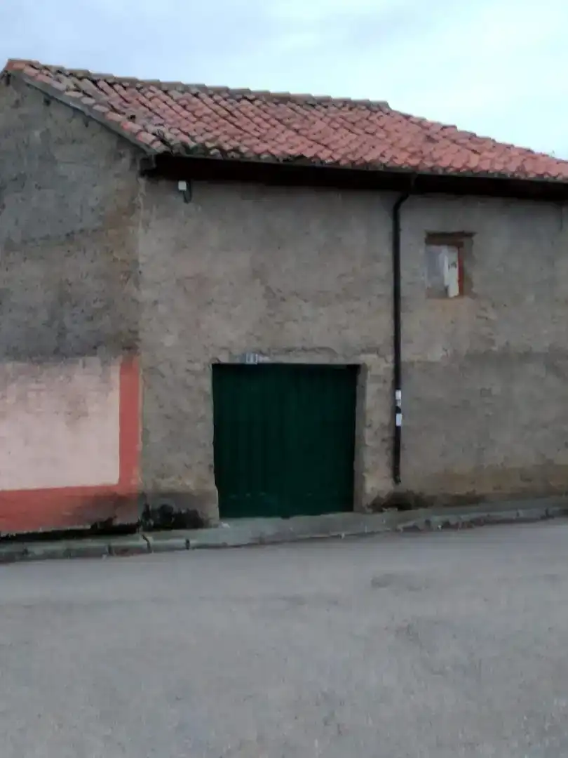 Vista exterior de Casa adosada en venda en Chozas de Abajo amb Moblat i Rentadora
