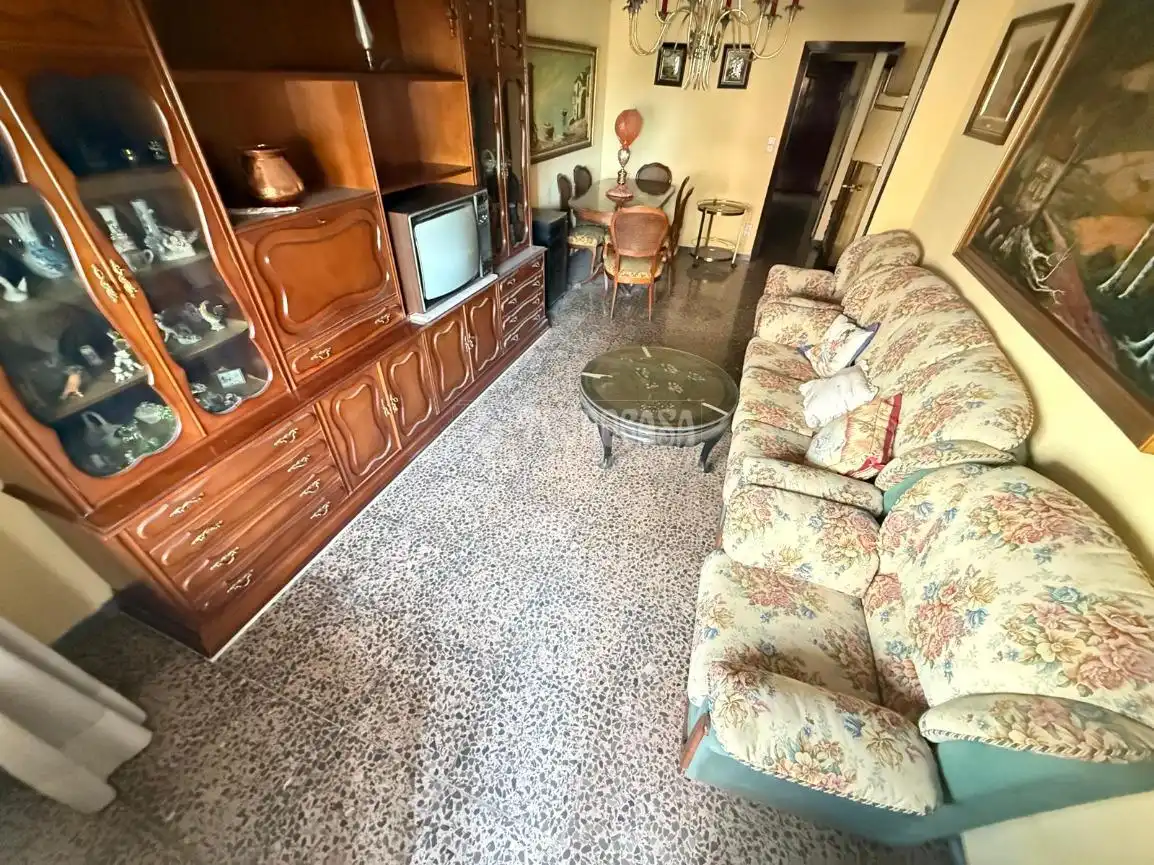Living room of Flat for sale in Zaragoza  with Heating, Storage room and Furnished