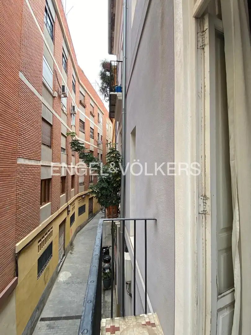 Balcony of Flat for rent in Valencia  with Air Conditioner and Heating
