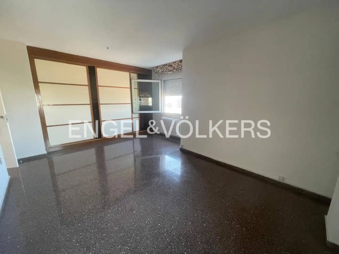 Flat for rent in Valencia  with Air Conditioner and Heating