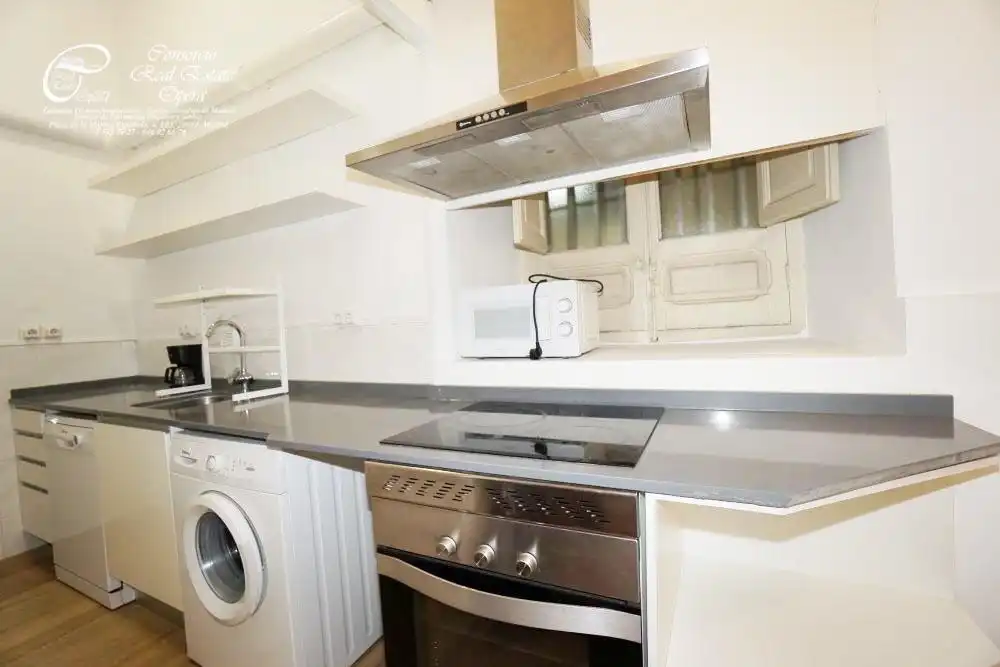 Flat for rent in Calle BOLA, Palacio