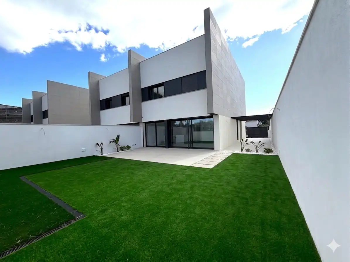 Vista exterior de Casa adosada en venta en Cambrils con Aire acondicionado, Calefacción y Jardín privado