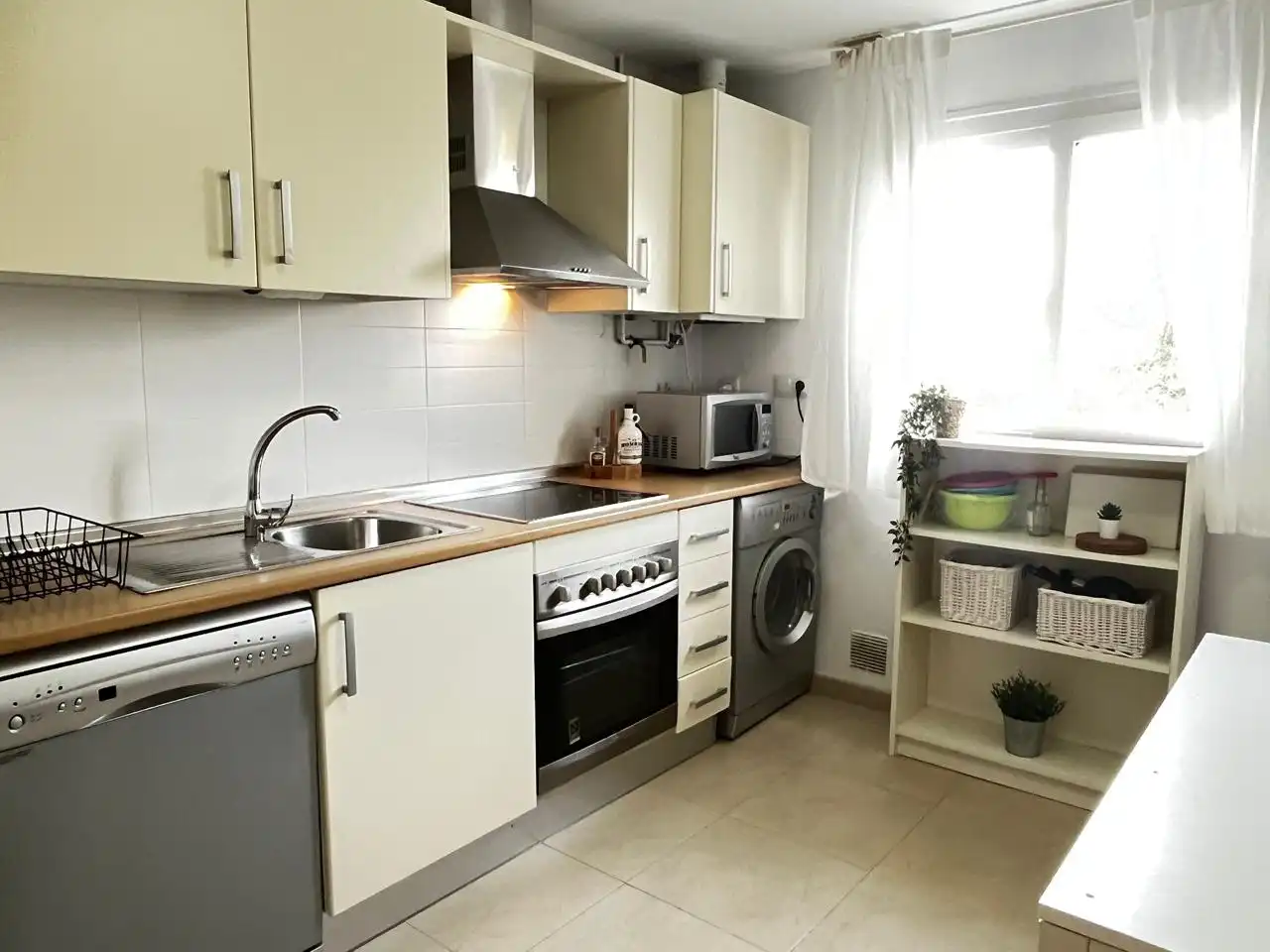 Cocina de Planta baja en venta en Murcia con Aire acondicionado, Calefacción y Jardín privado