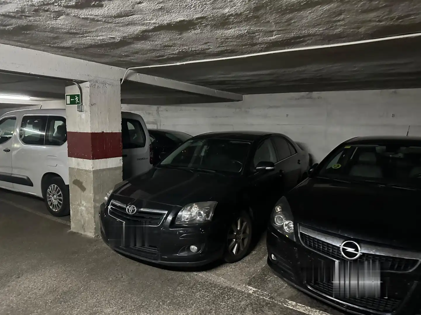 Aparcament de Pis en venda en Oviedo  amb Calefacció, Parquet i Traster