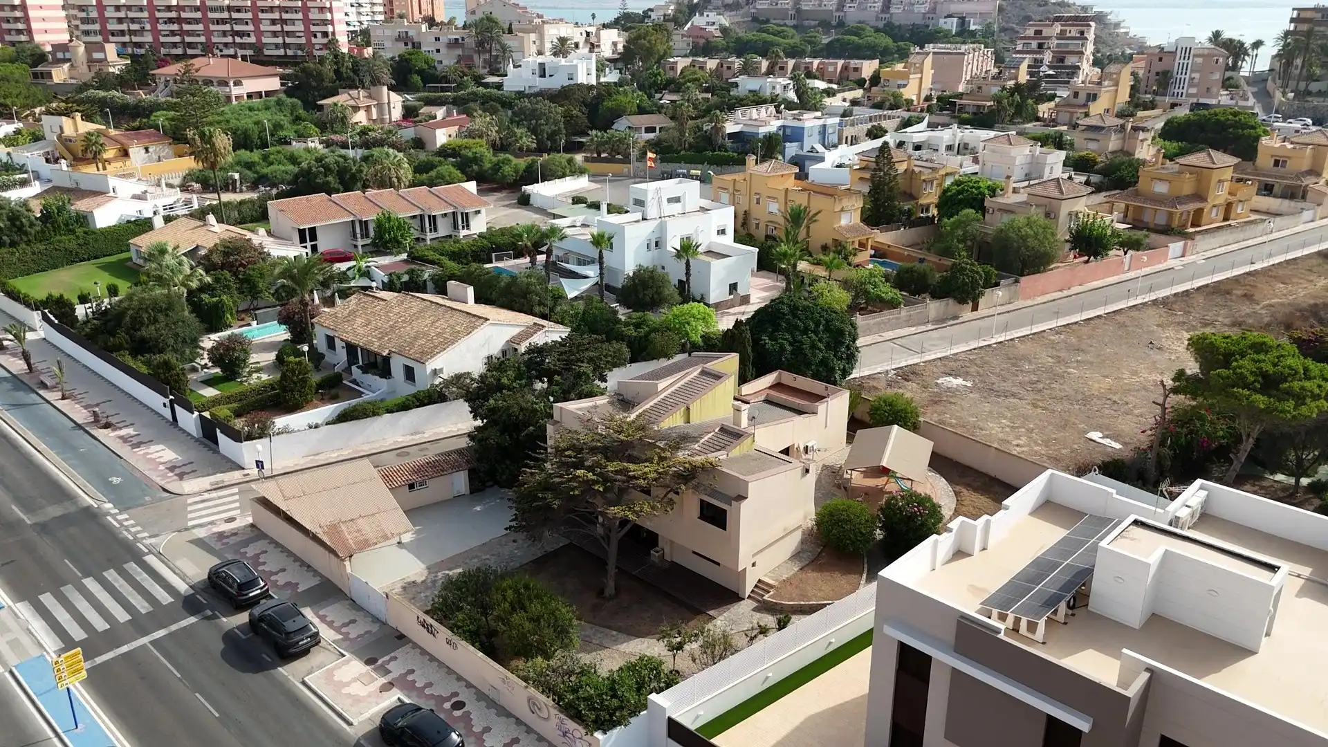 Vista exterior de Casa o xalet en venda en La Manga del Mar Menor amb Aire condicionat, Calefacció i Jardí privat