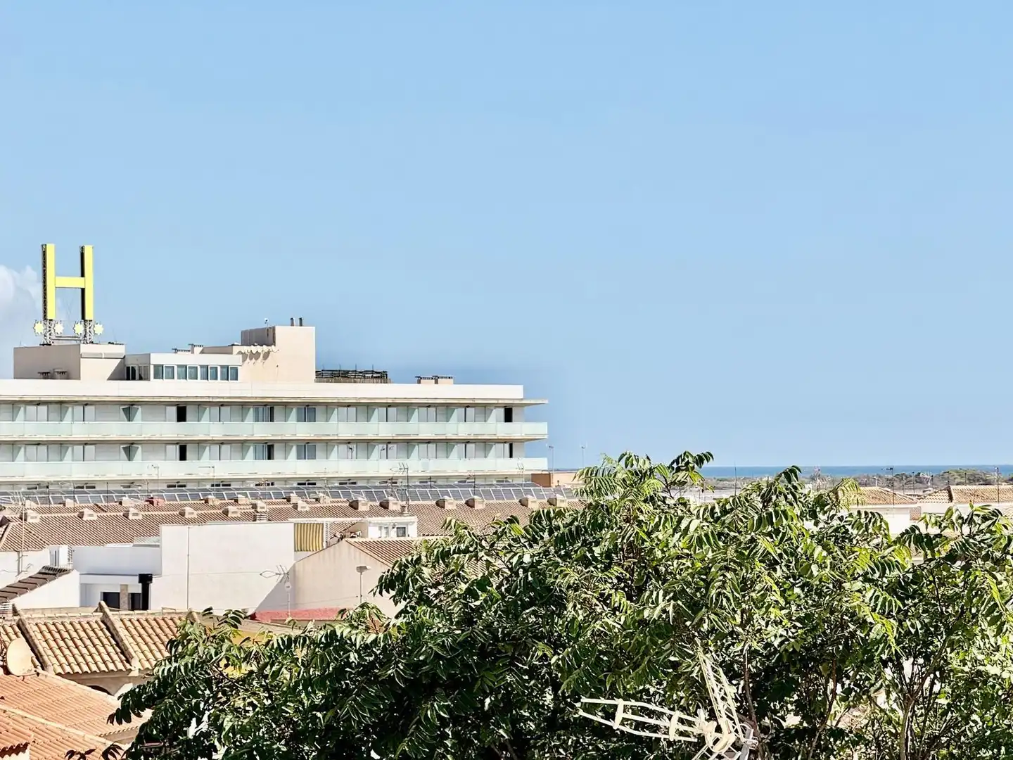 Vista exterior de Pis en venda en San Pedro del Pinatar amb Aire condicionat, Terrassa i Traster