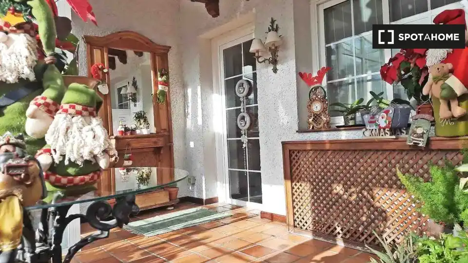 Apartamento para compartir en Torrelodones con Aire acondicionado, Terraza y Amueblado