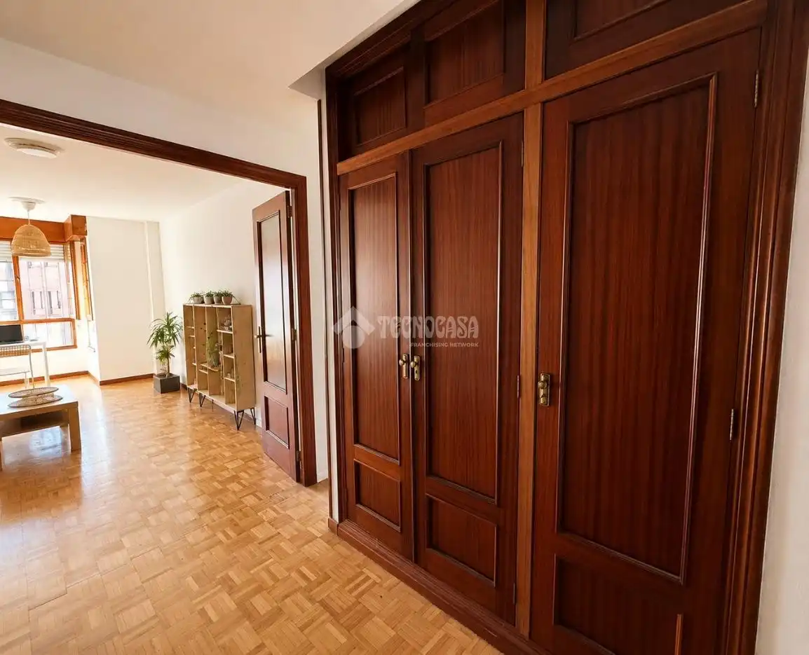 Pis en venda en León Capital  amb Calefacció, Parquet i Terrassa