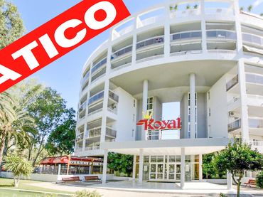 Attique avec piscine à vendre à Avinguda Pere Molas 11