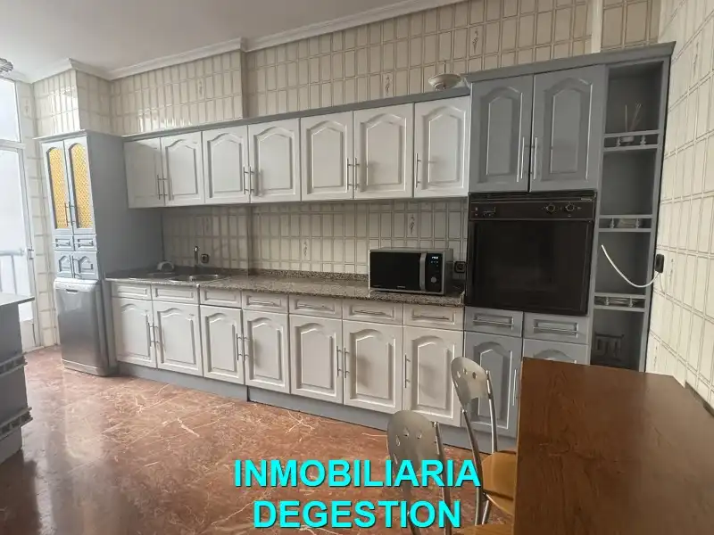 Cocina de Piso de alquiler en Linares con Aire acondicionado y Balcón