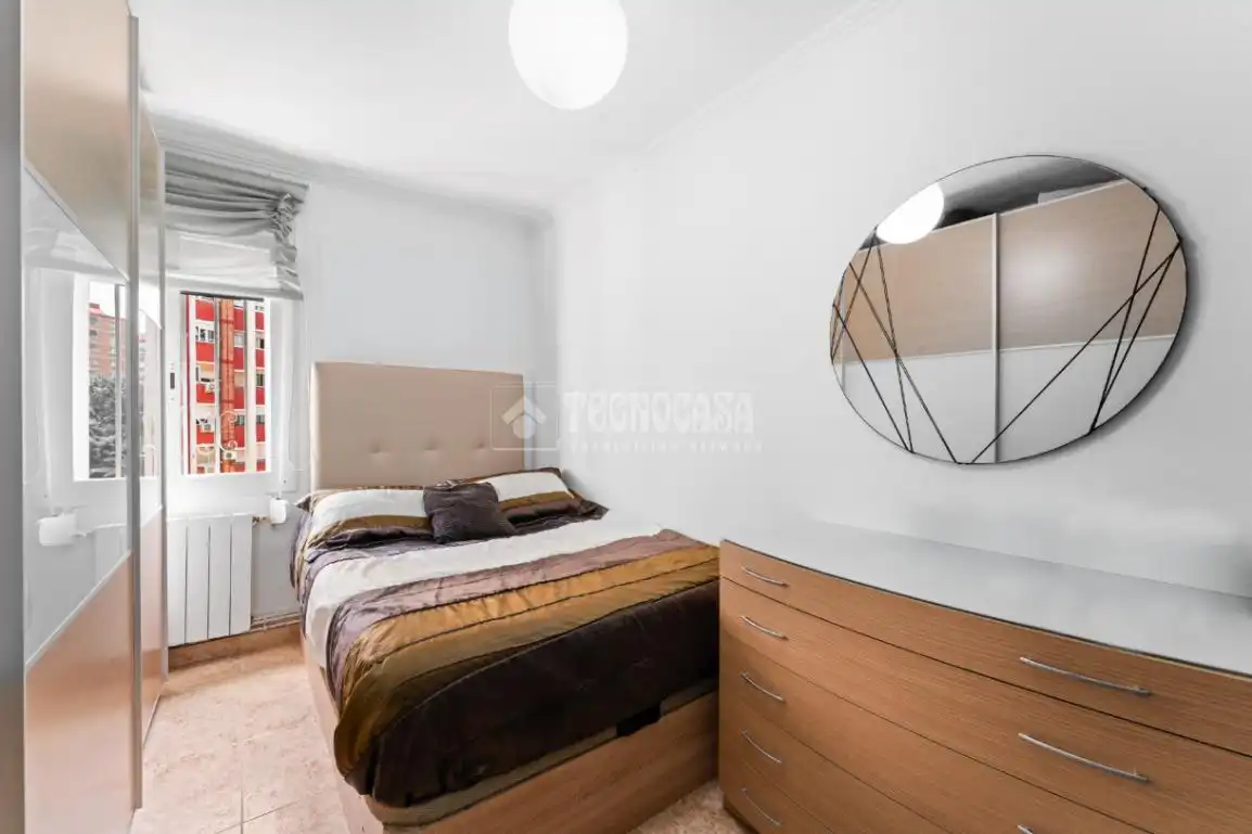 Dormitori de Pis en venda en Cornellà de Llobregat