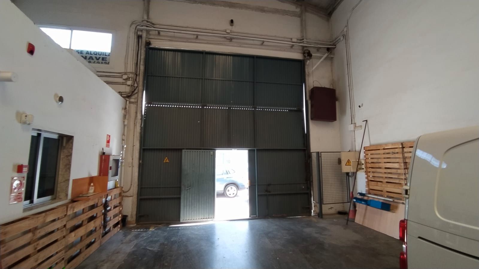 Nau industrial de lloguer en Manises amb Calefacció i Alarma