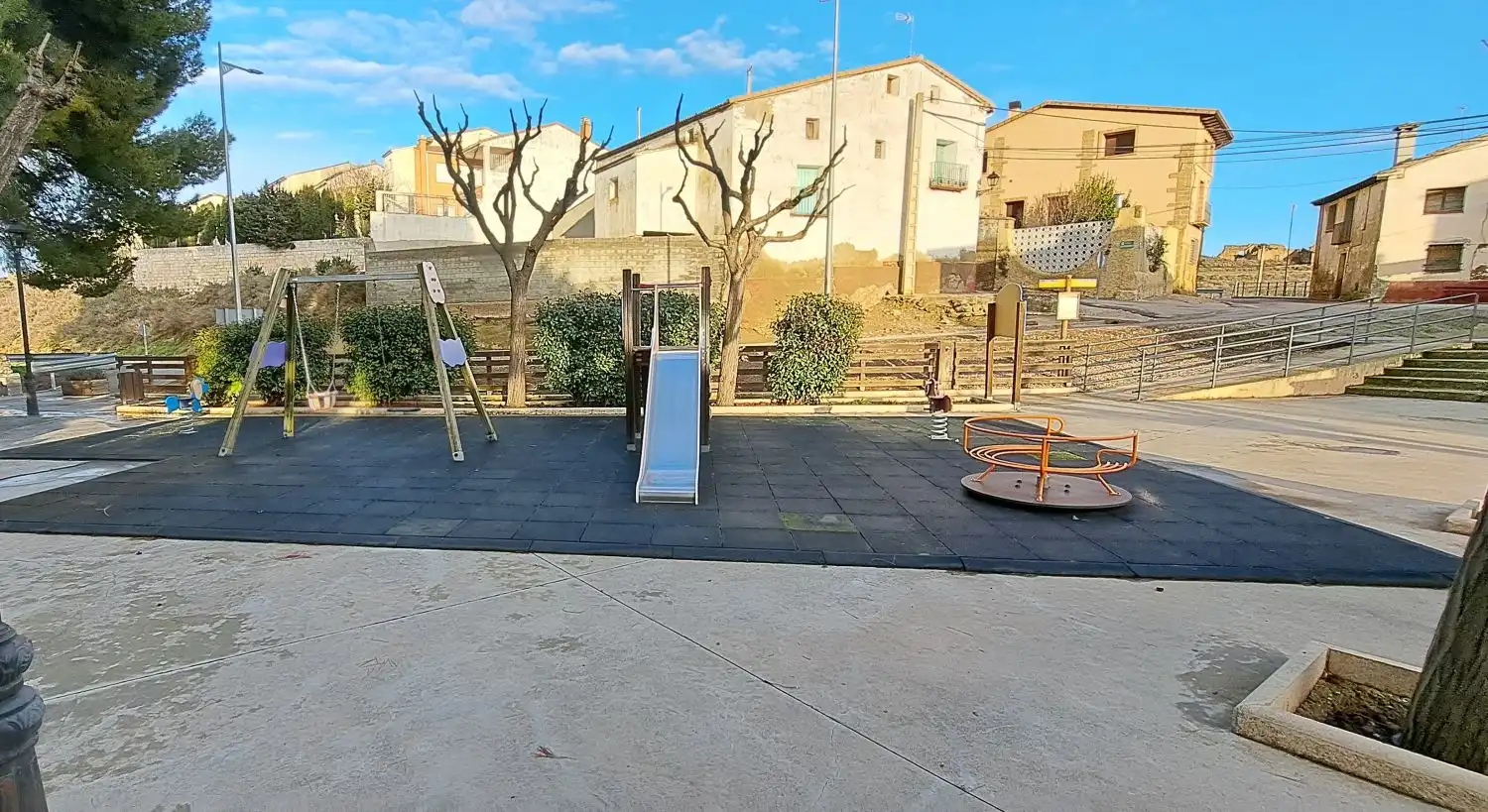 Vista exterior de Casa o chalet en venta en Pertusa con Calefacción, Trastero y Piscina comunitaria
