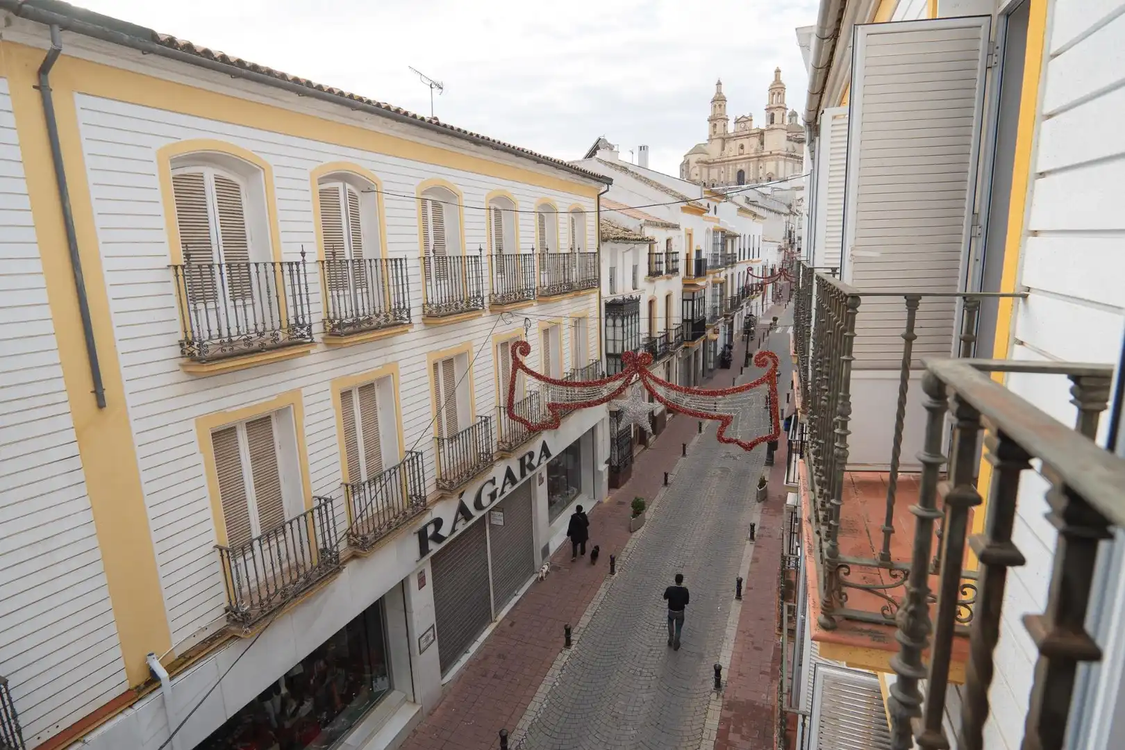 Vista exterior de Edifici en venda en Olvera