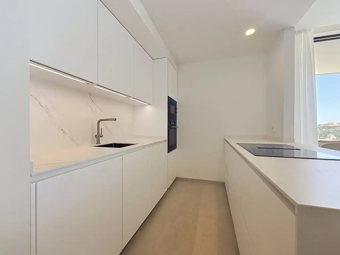 Kitchen of Apartments for sale in Benahavís  with Air Conditioner, Terrace and Storage room