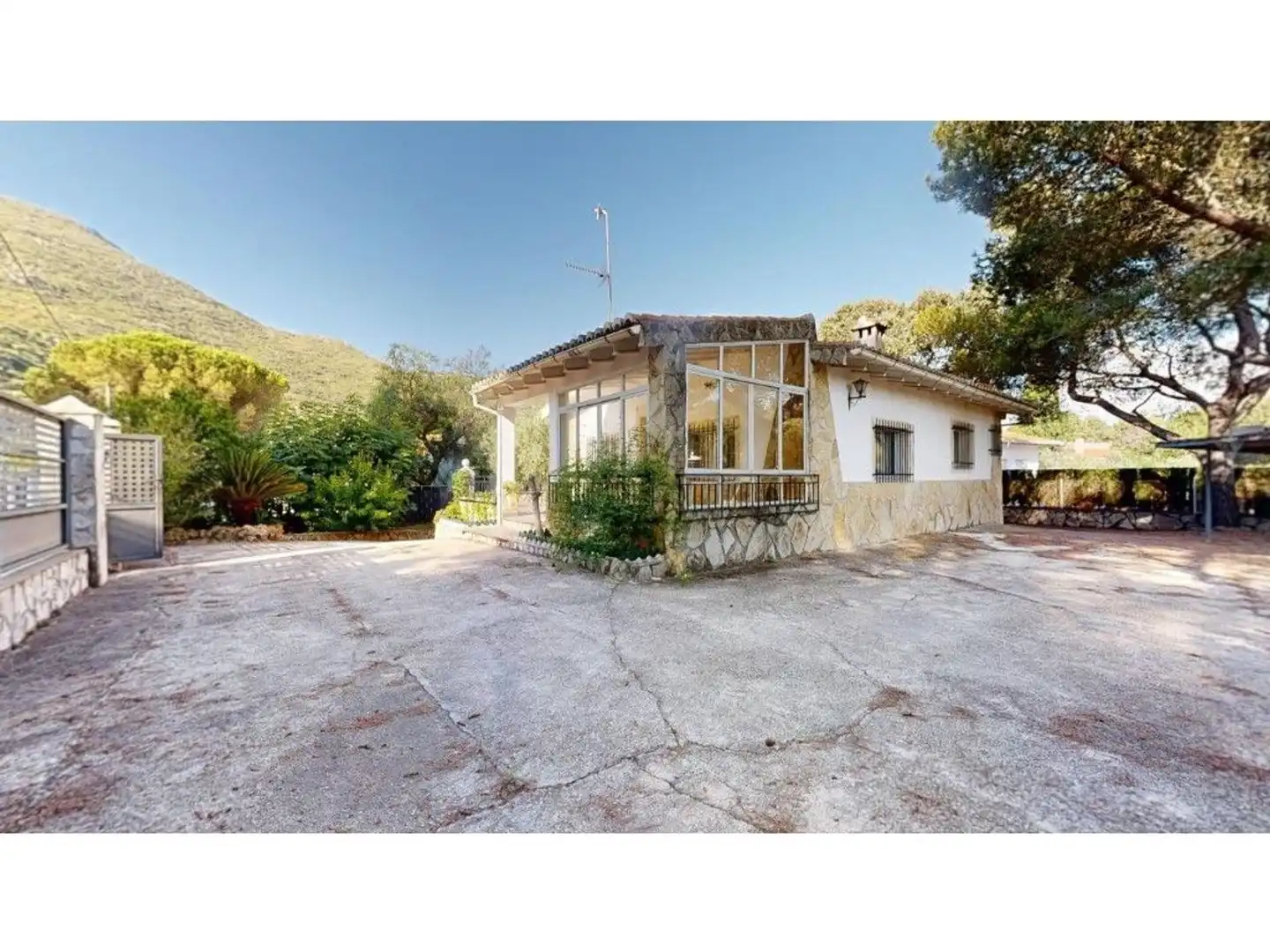 Vista exterior de Casa o chalet en venta en Tavernes de la Valldigna con Aire acondicionado, Jardín privado y Terraza