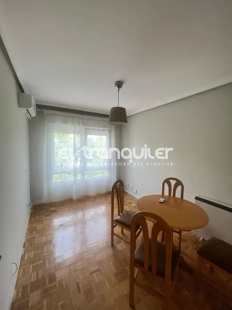 Piso con ascensor en alquiler en Calle Isla de Arosa, imagen 2