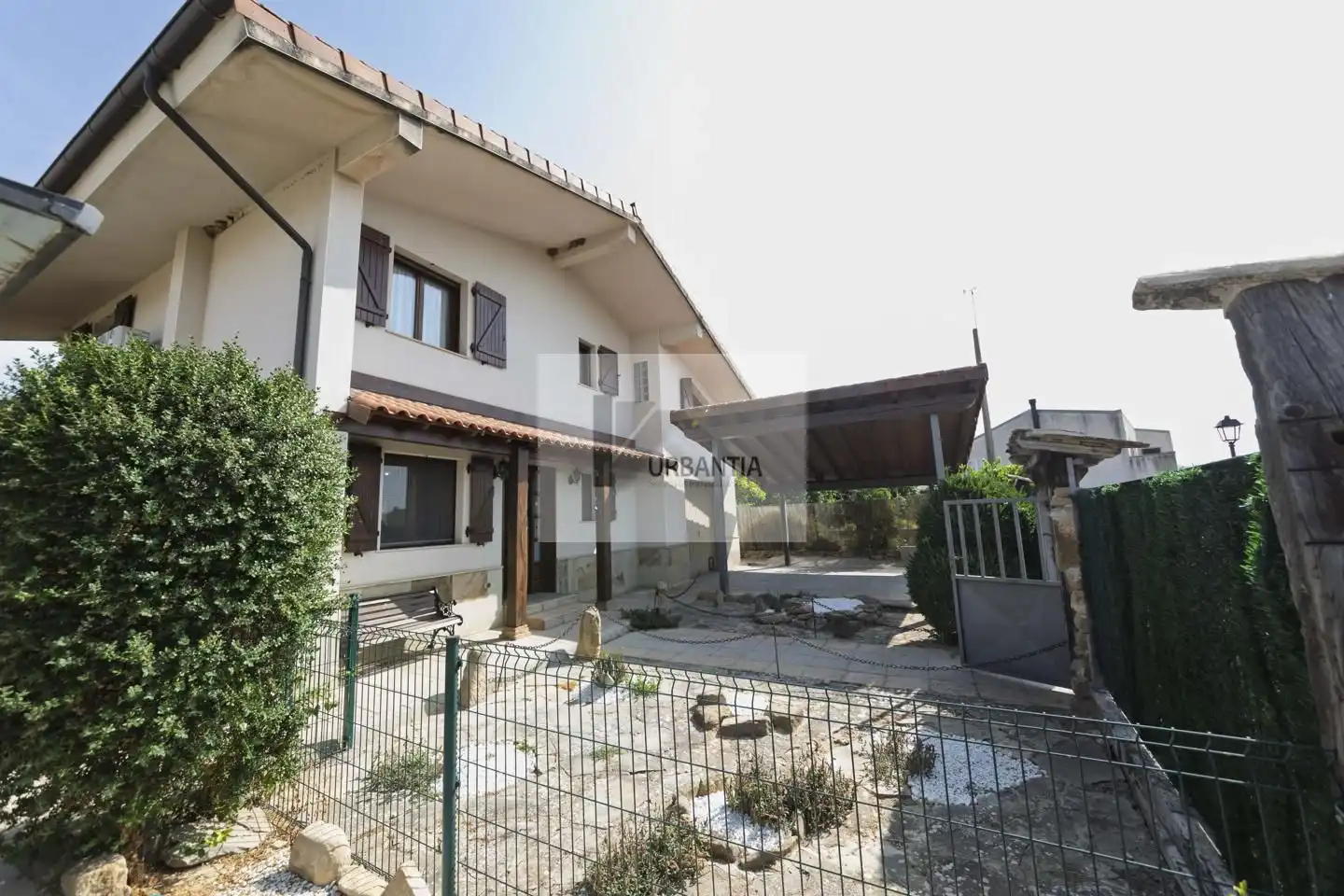 Vista exterior de Casa o xalet en venda en Olóriz / Oloritz amb Aire condicionat, Calefacció i Jardí privat